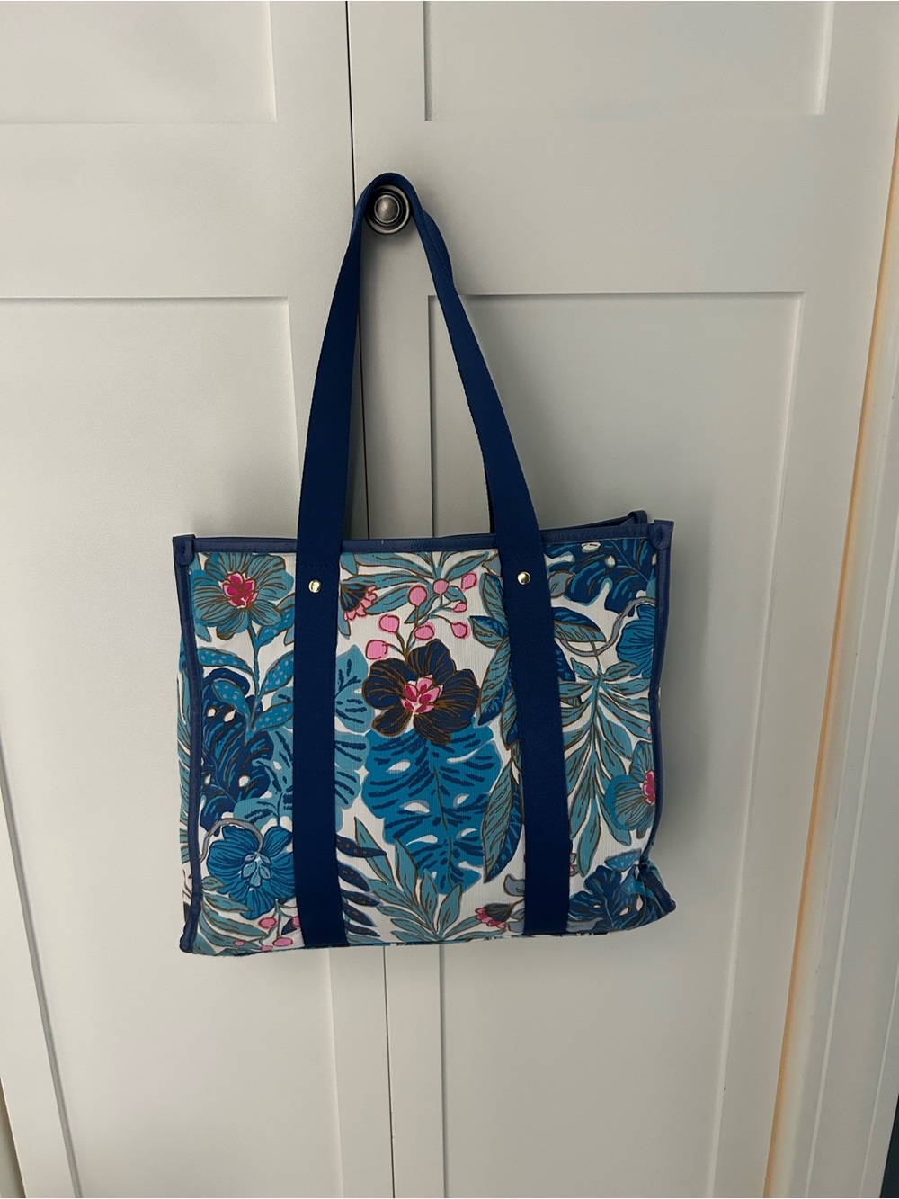 Lilly Pulitzer EUC Blue Floral Canvas Tote Bag with Navy Straps - Picture 2 of 2